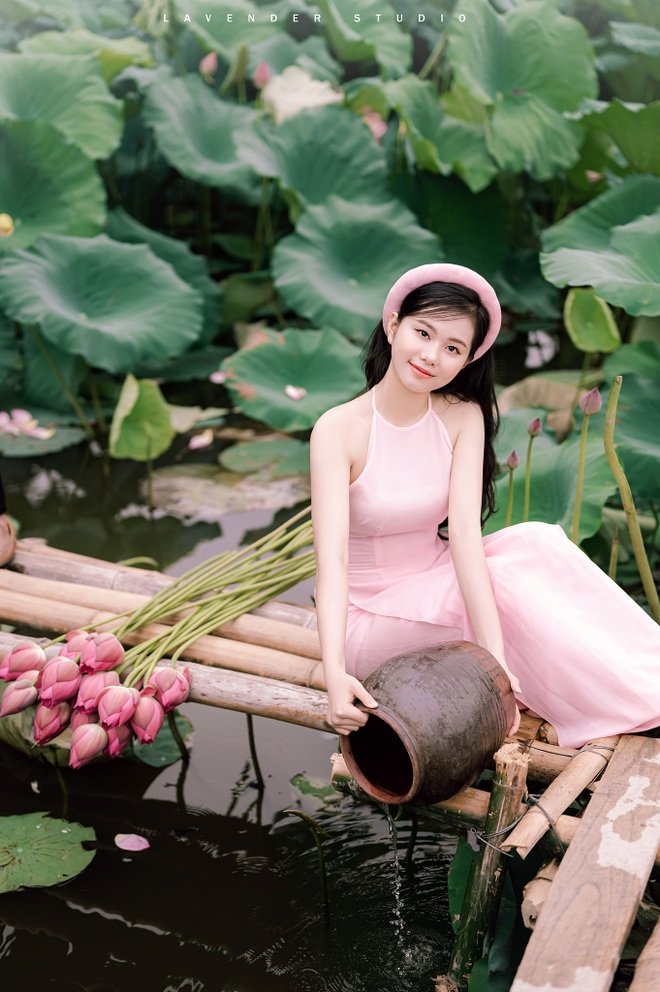Thiếu nữ tuổi xuân thì khoe vóc dáng nuột nà bên hoa sen | Báo Dân trí Thiếu Nữ Tuổi Xuân Thì Khoe Vóc Dáng Nuột Nà Bên Hoa Sen | Báo Dân Trí