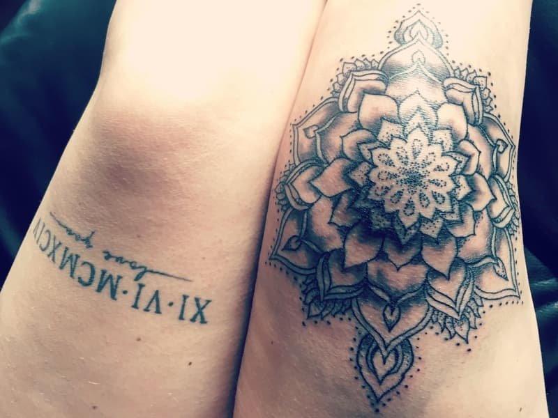 Che Sẹo Hình Xăm Đầu Gối Nữ Đẹp - Bí Quyết Che Khuyết Điểm