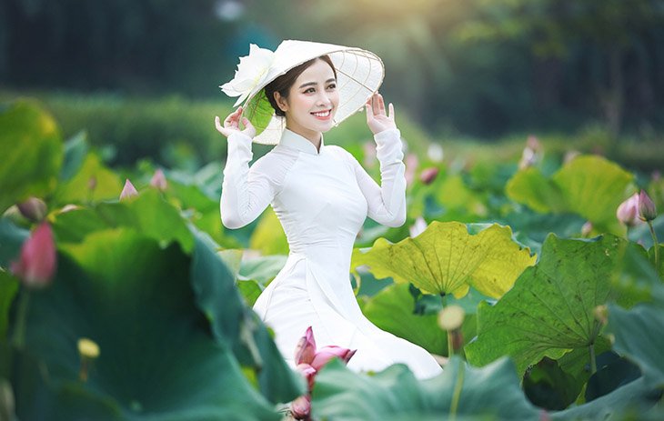 9+ Tư Thế Chụp Ảnh Với Hoa Sen Đẹp Và Ấn Tượng Nhất 9+ Tư Thế Chụp Ảnh Với Hoa Sen Đẹp Và Ấn Tượng Nhất