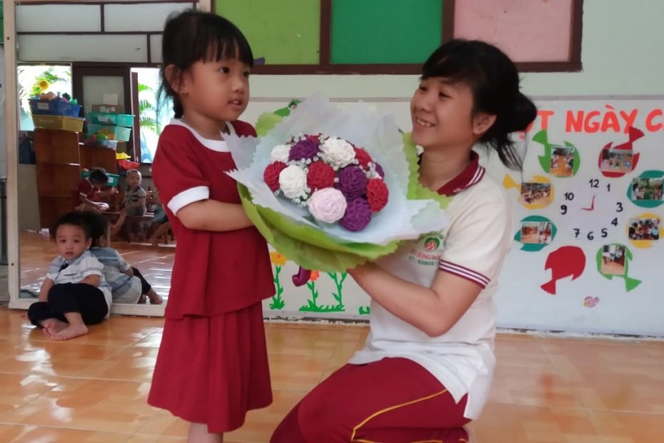 Mầm Non Hoa Hồng Đỏ