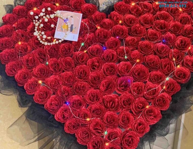 Bó Hoa Trái Tim Nhũ Đỏ - Hoa Sáp Hoàng Huyền